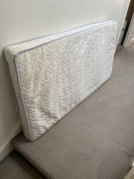 Photo of free Old kids’ mattresses (W4 2BU) #2