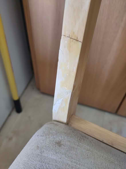 Photo of free Dining table and 4 chairs (Crowthorne RG45) #4