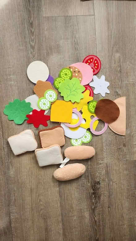 Photo of free Melissa & Doug Felt sandwich set (Summer hill) #1