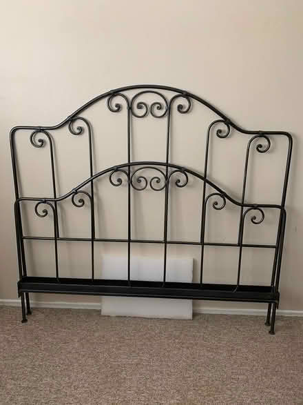 Photo of free Queen iron bed (San Anselmo near Andronico’s) #2