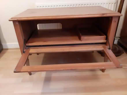 Photo of free Unit suitable TV, Xbox, dvd etc (Whitemoor NG8) #2