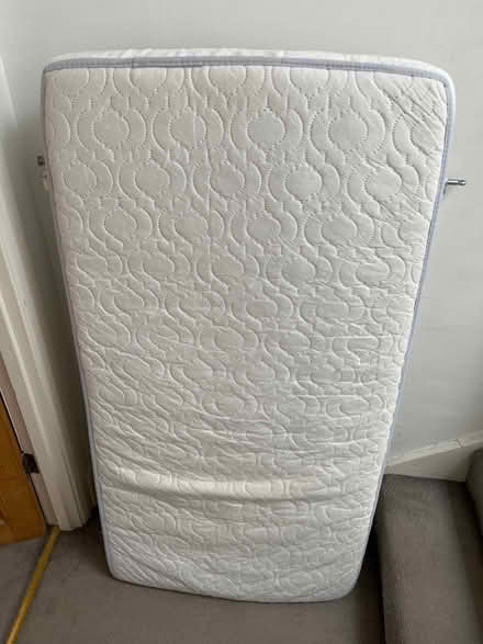 Photo of free Old kids’ mattresses (W4 2BU) #1