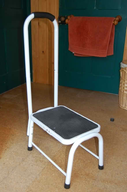 Photo of free 'Step Aid' with handle (Silverdale LA5) #1