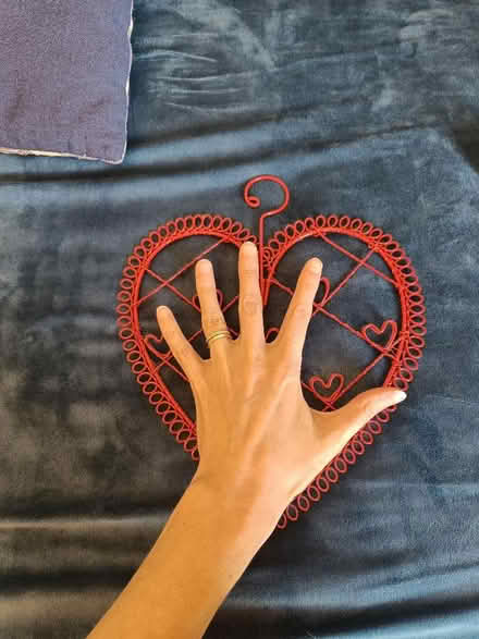Photo of free Red wire heart shaped photo/note holder (Hove BN3) #2