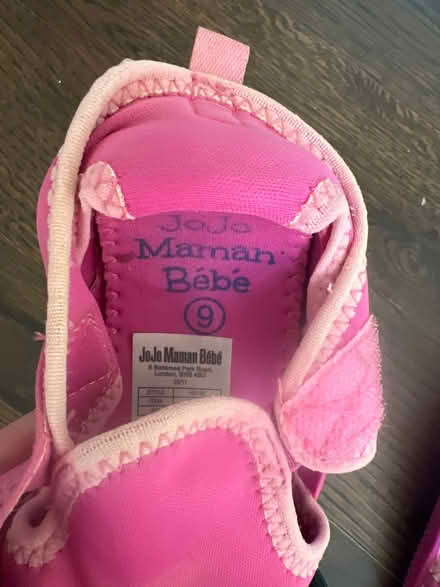 Photo of free Jelly / beach shoes (SE24) #3