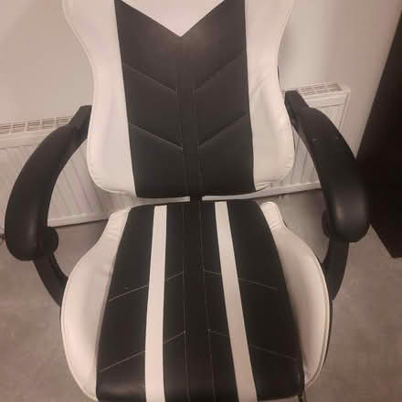 Photo of free Black/white gaming chair (Wigston LE18) #2