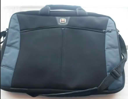 Photo of free wenger swiss gear laptop bag (little ferry) #1