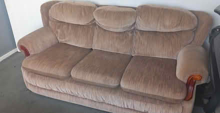 Photo of free 3 seater settee (Kilburn, Belper DE56) #2