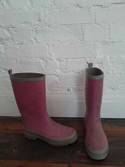 Photo of free Women's wellies, size 4 (Nw2 3ES) #1