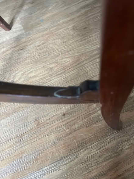 Photo of free Round Table (Corsham SN13) #1