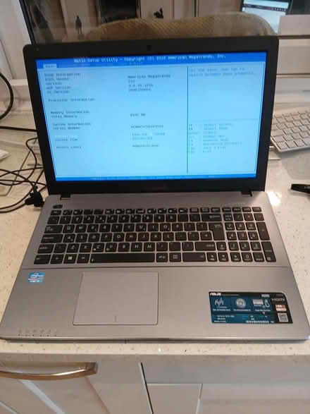 Photo of free ASUS X550C Laptop W10 Boot Issue (B90 shirley) #1