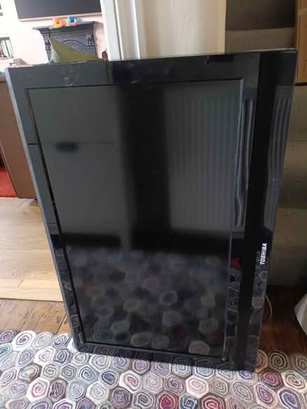 Photo of free Toshiba 32 inch LCD tv, not smart (East Finchley, N2) #1