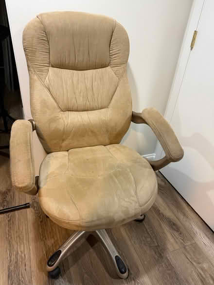 Photo of free Desk Chair (Aurora) #1