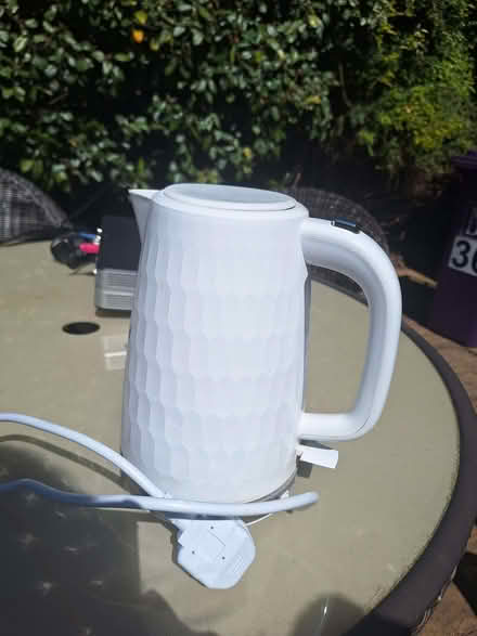 Photo of free White kettle (Pin Green Industrial Area SG1) #1