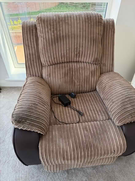 Photo of free Electric chair (Wellington TF1) #1