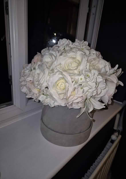 Photo of free Medium Hat box of fake flowers (RG2 Shinfield) #4