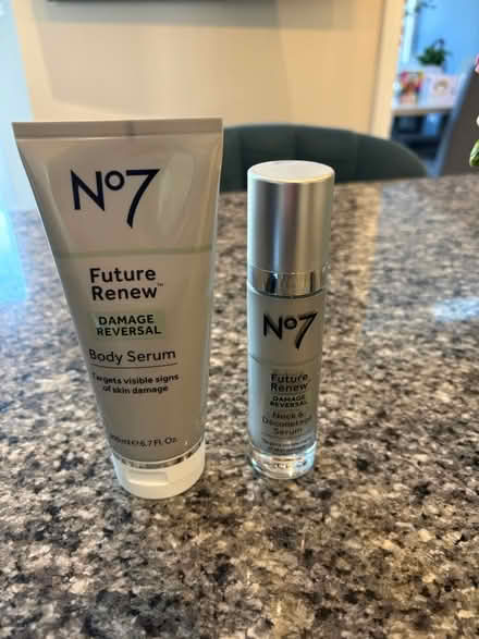 Photo of free No.7 body & neck/ décolletage serum (Chislehurst, BR7) #1