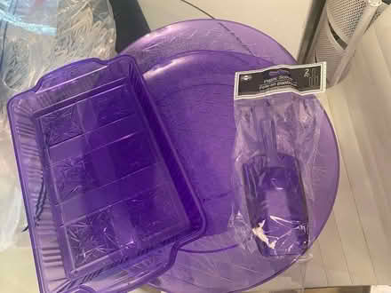 Photo of free Purple serving trays and two scoops (10025) #4