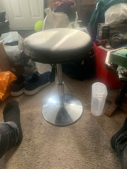 Photo of free Seat stool (Leatherhead KT22) #1