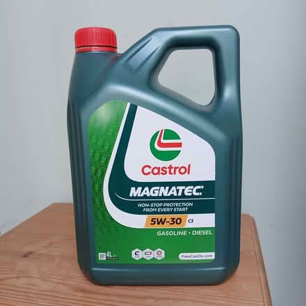 Photo of free About 2.5L Engine Oil (North Hinksey OX2) #1