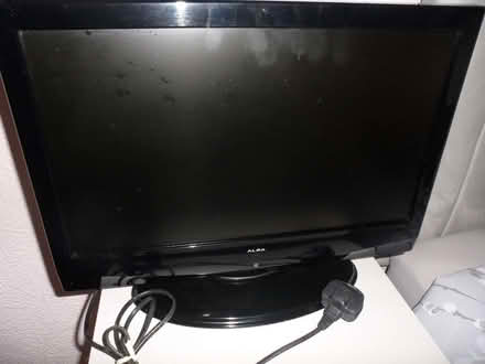 Photo of free 18" Television (Stainforth DN7) #1