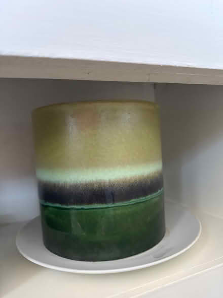 Photo of free Large flower pot (Kensington Gardens W2) #1