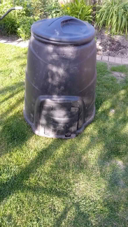 Photo of free Compost bin (Horsham, near Bennetts Field) #1