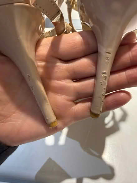 Photo of free Nude stiletto pumps (Erin Mills&QEW) #3