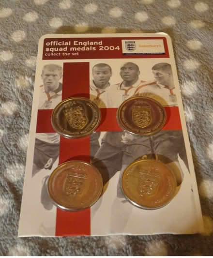 Photo of free official England squad medals 2004 (Jennetts park RG12) #1