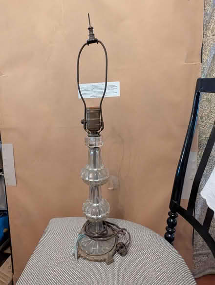 Photo of free 2 vintage crystal lamps (leslieville) #4