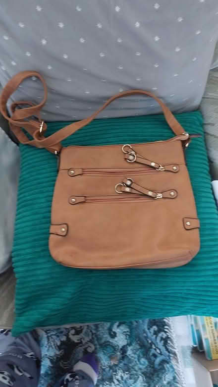 Photo of free medium sized Handbag (dorset BH12) #1