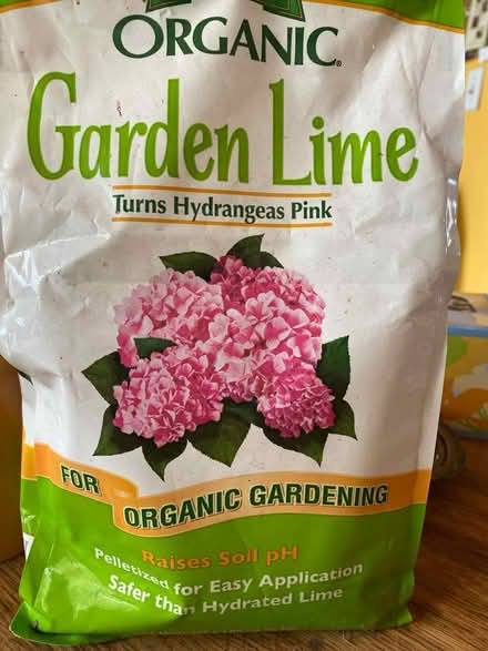 Photo of free Garden lime, 1/4 bag (Ashby & Sacramento) #1