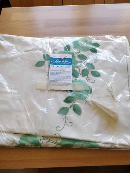 Photo of free Used cloth napkins and table cloth (Broomhill, G11) #1