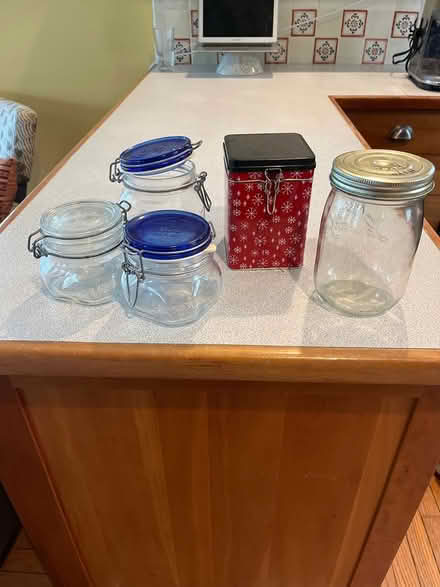 Photo of free Glass storage containers (75 Jerome St W.Medford) #1