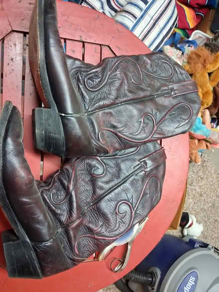 Photo of free Size 9 Dan Post (tramway/4 hills road) #2