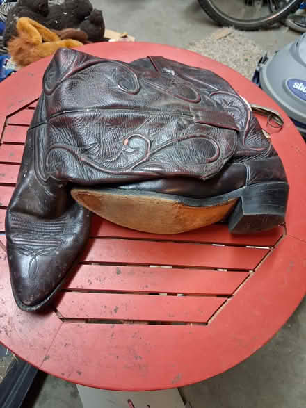 Photo of free Size 9 Dan Post (tramway/4 hills road) #3