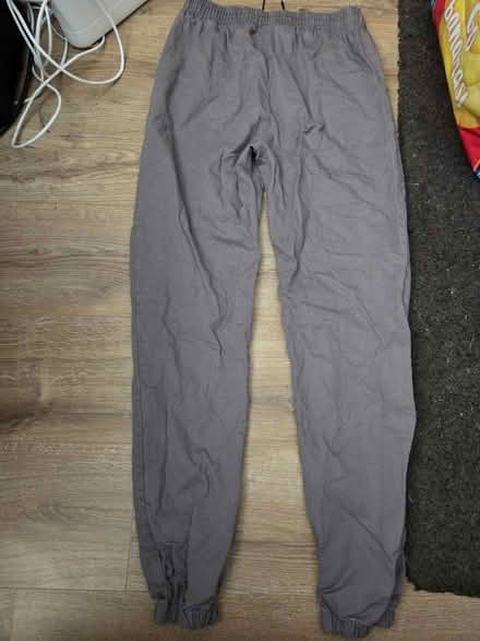 Photo of free Men's size S Boohoo cargo pants (Reading RG30) #2