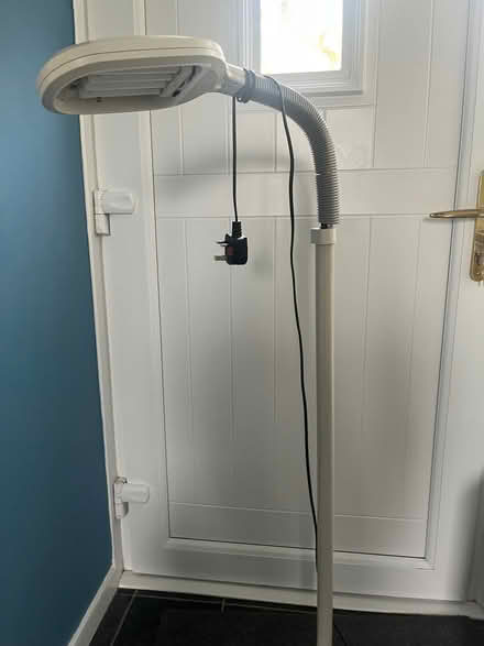 Photo of free Freestanding Lamp (Elgin IV30) #2