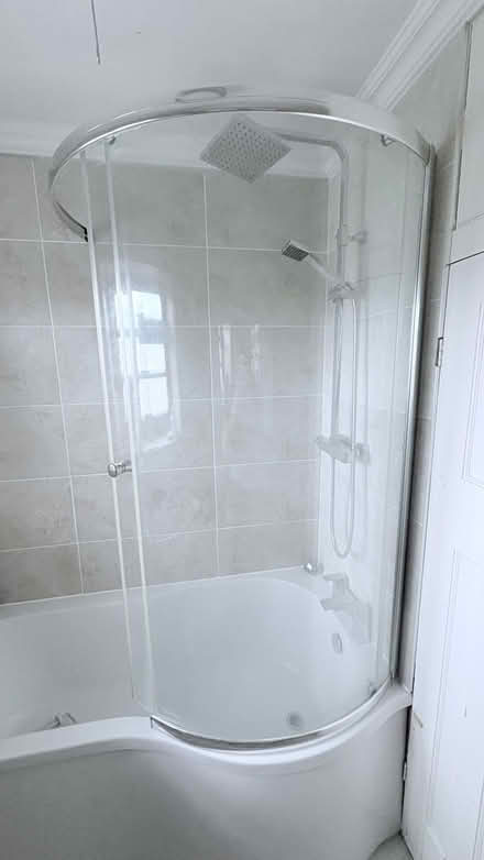 Photo of free glass bath/shower screen (Baldock) #2