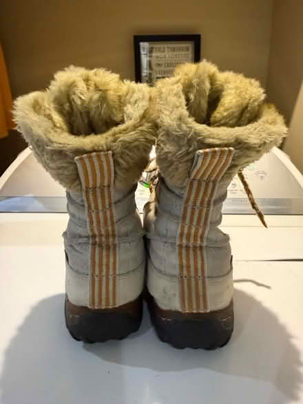 Photo of free Merrell winter boots (Erin Mills&QEW) #3