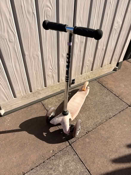 Photo of free 3 wheeled scooter (Bolton Le sands) #1