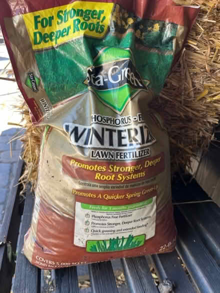 Photo of free lawn fertilizer (Lawrence/ El Camino Real) #1