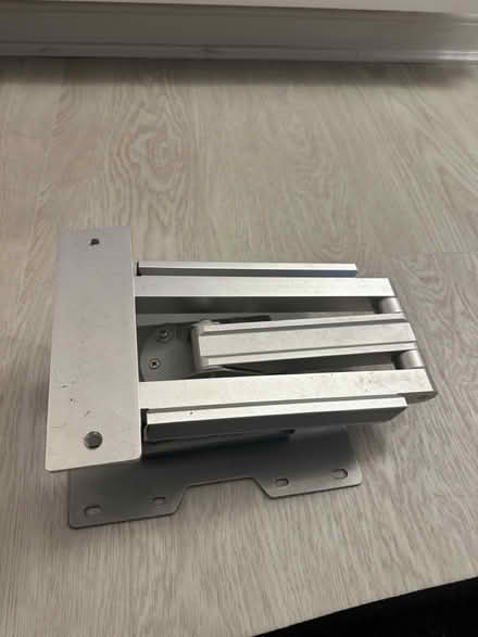 Photo of free Extendable tv bracket (Paisley PA2) #1