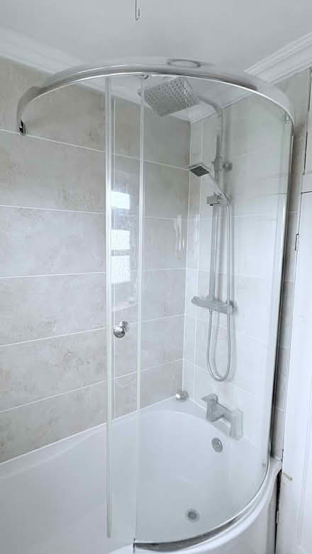 Photo of free glass bath/shower screen (Baldock) #4