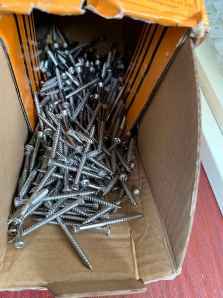 Photo of free Some wood screws 40mm and 100mm (Midhurst GU29) #1