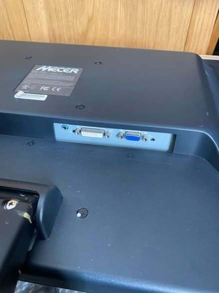 Photo of free 22inch monitor (Dorking Town Centre RH4) #3