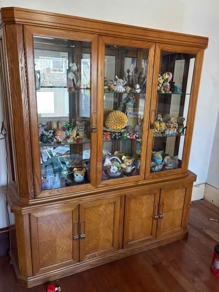 Photo of free China cabinet (Main/danforth) #1