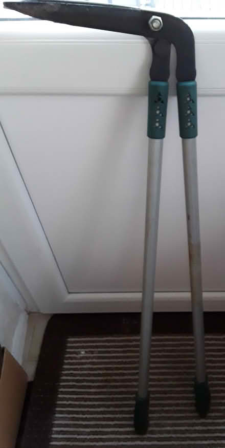 Photo of free Long handled lawn edging shears (Oadby) #1