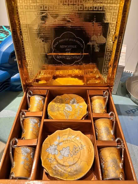 Photo of free 6 gold coffee cups and saucers (W6 Hammersmith) #1