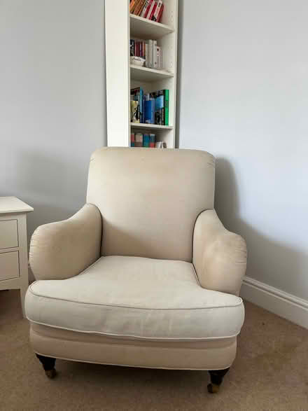 Photo of free Cream Chair (BR6) #1